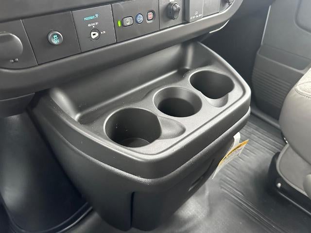 2024 Chevrolet Express Cutaway 3500 1WT