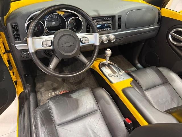 2004 Chevrolet SSR LS