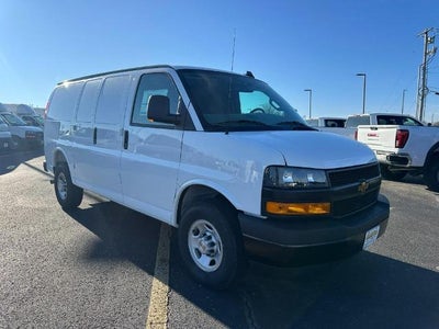 2025 Chevrolet Express Cargo WT