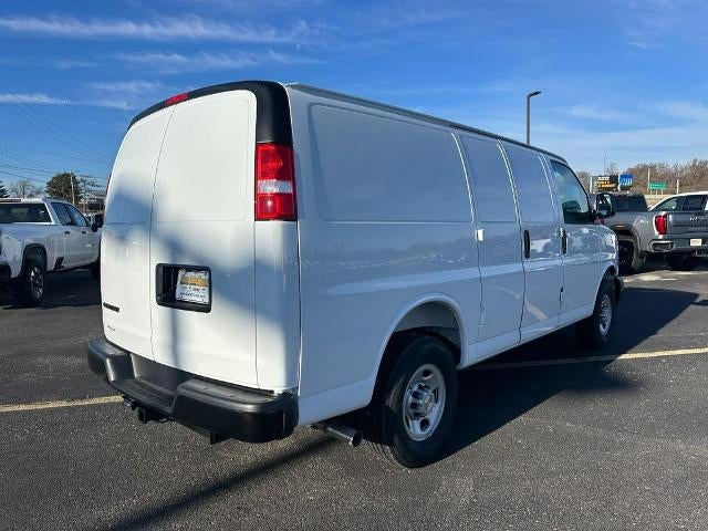 2025 Chevrolet Express Cargo WT