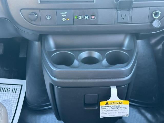 2025 Chevrolet Express Cargo WT