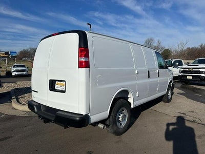 2025 Chevrolet Express Cargo WT