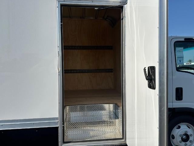 2024 Chevrolet Low Cab Forward 4500 HG NA